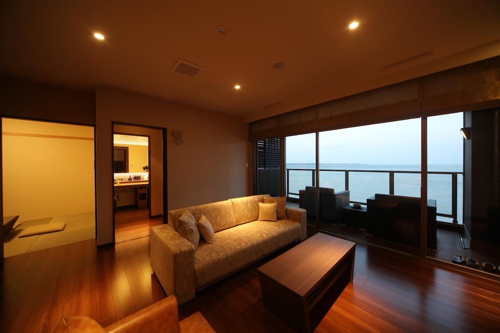 Amane Resort Seikai Beppu Quarto foto A living room in a typical apartment